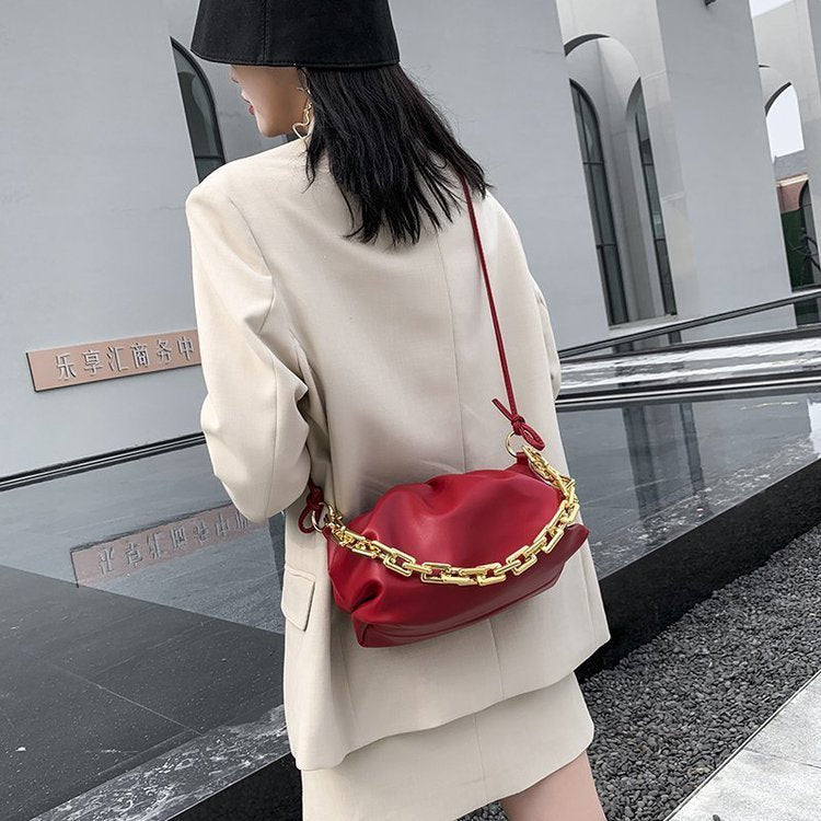 Bolso con forma de nube