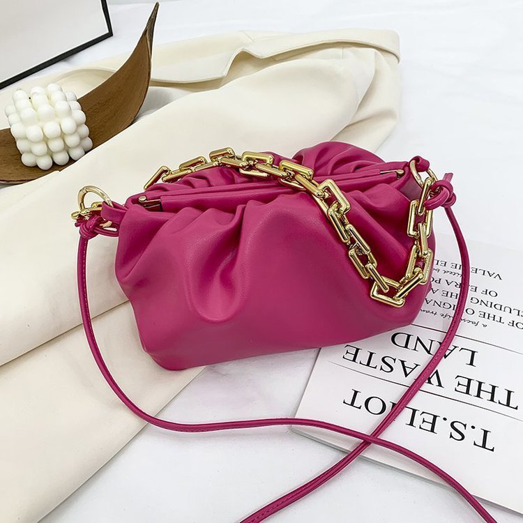 Bolso con forma de nube