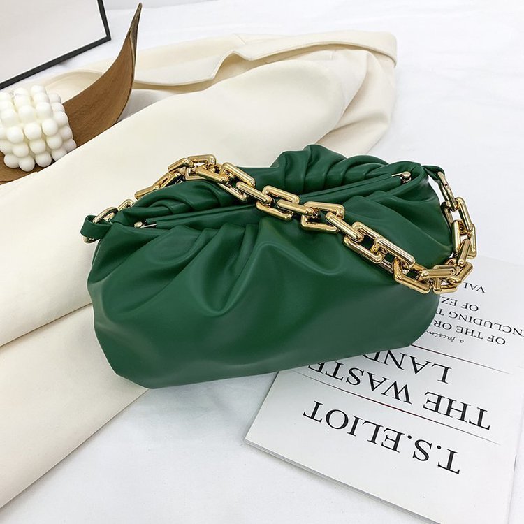 Bolso con forma de nube