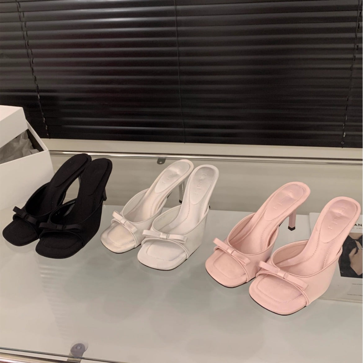 Mules de mujer con lazo, tacón de aguja y punta cuadrada - Elegante y chic