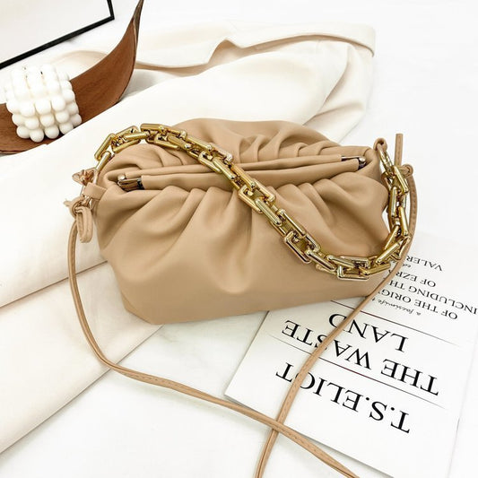 Bolso con forma de nube