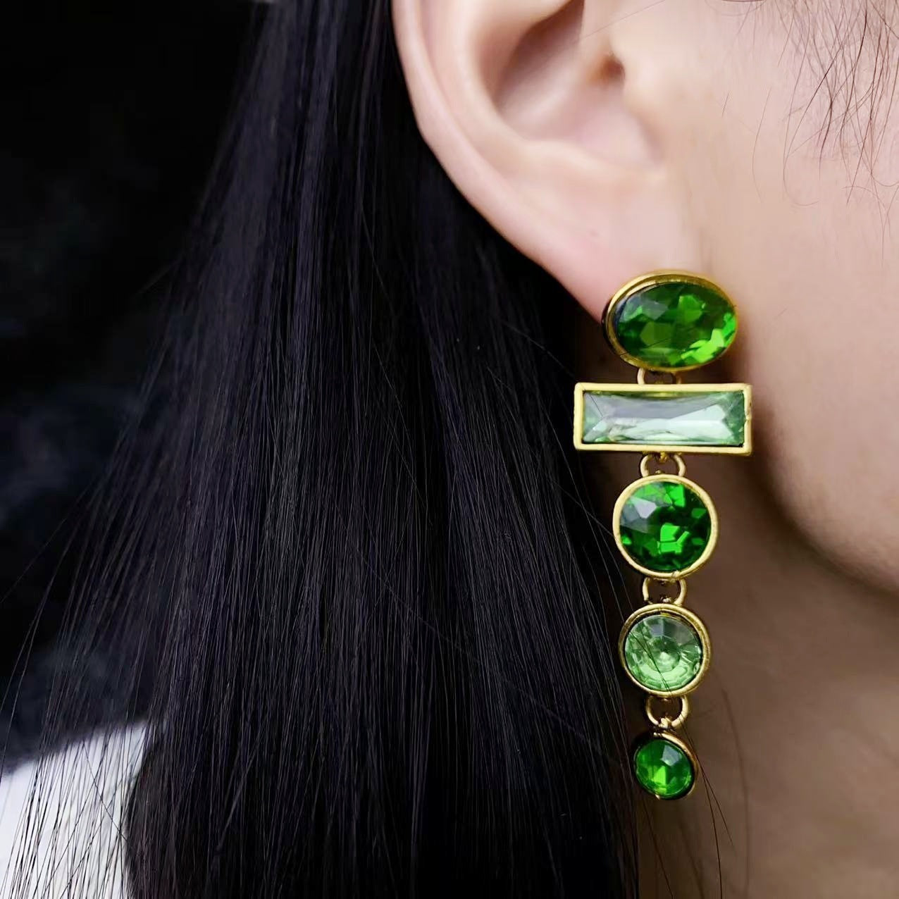 Green Jewelry Set 35g - Pearl Necklace and Earrings