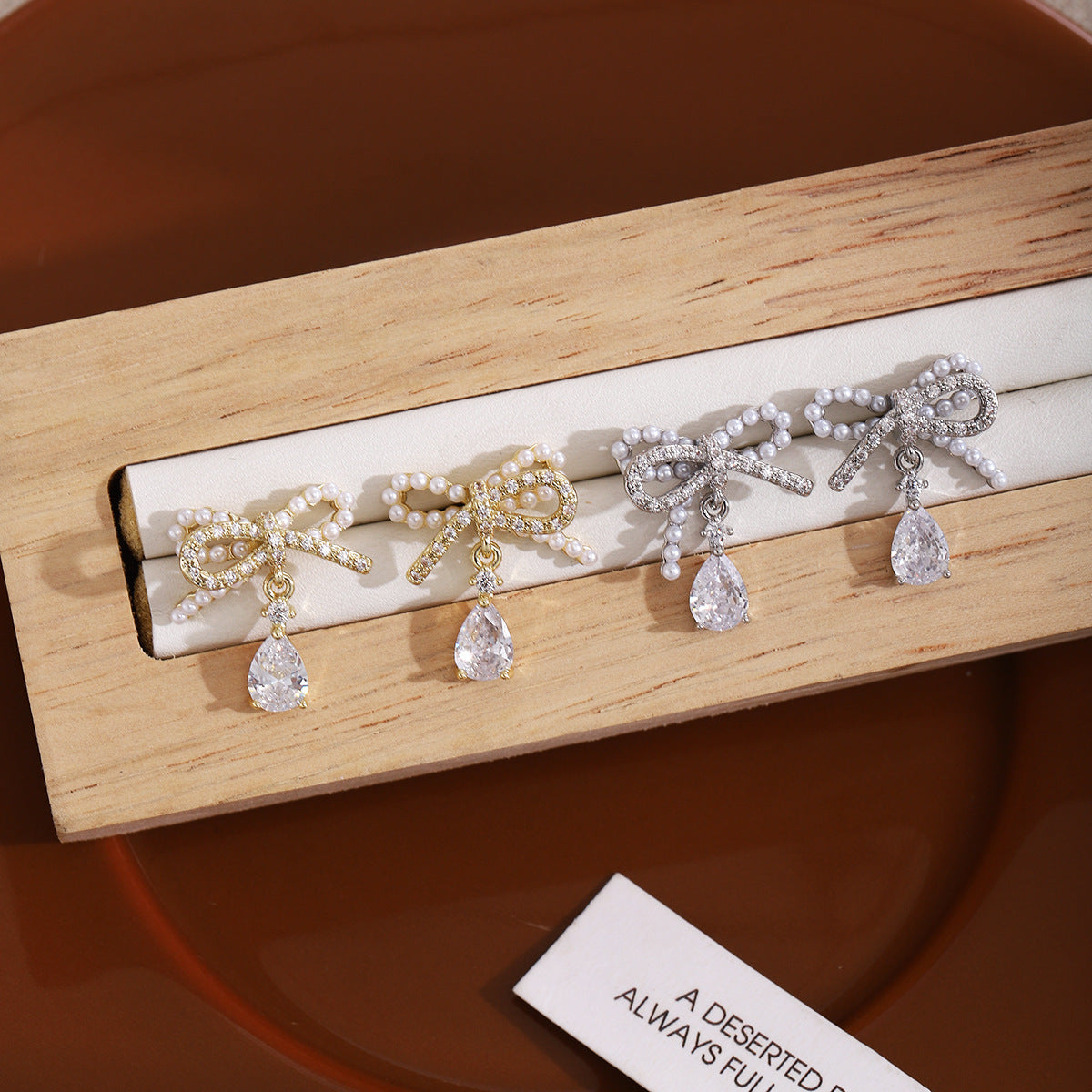Women's Geometric Alloy Earrings - Elegant Knot Diamond