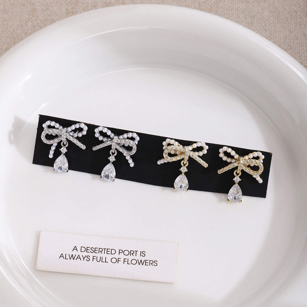 Women's Geometric Alloy Earrings - Elegant Knot Diamond