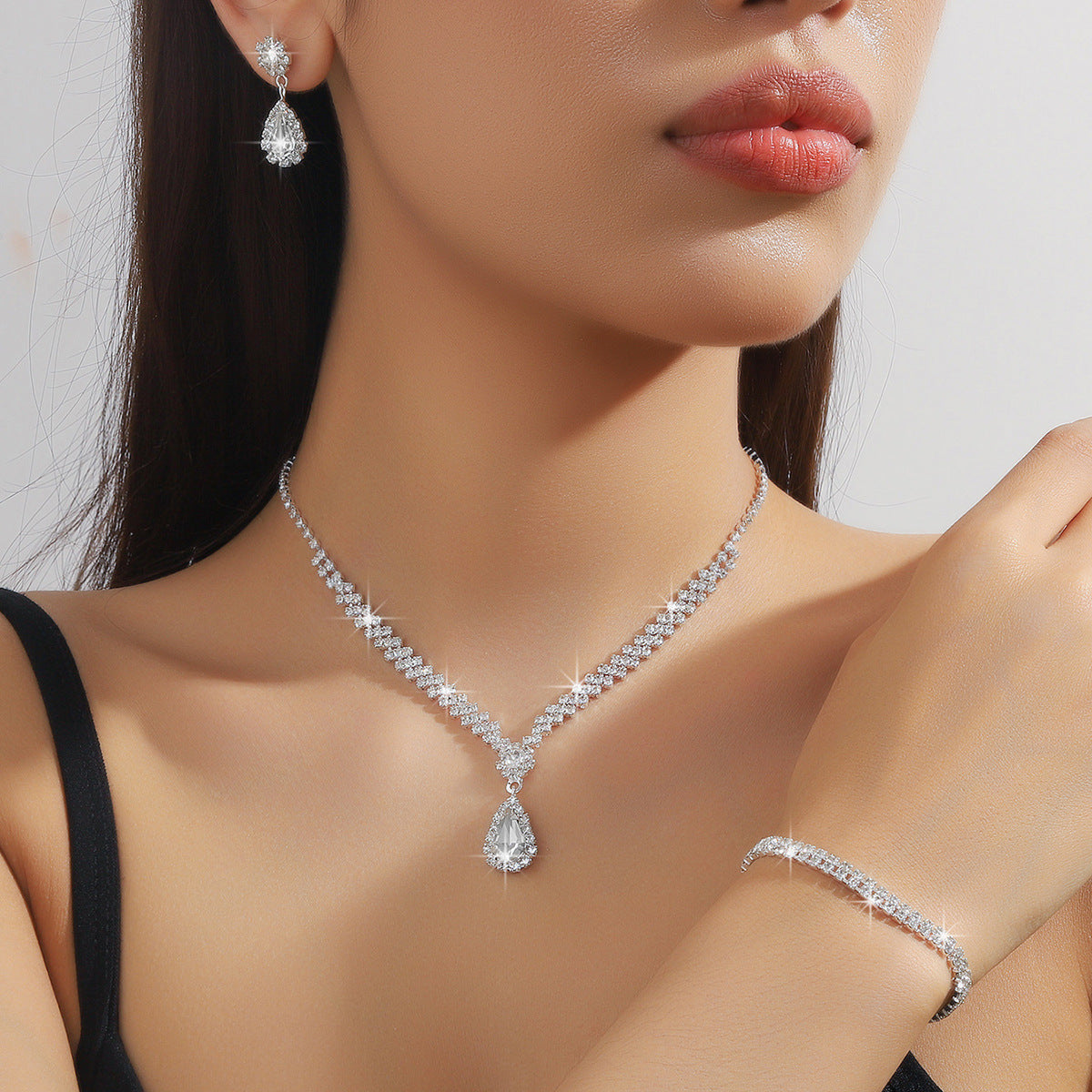 Water Drop Jewelry Set - 35g Rhinestone Necklace and Earrings | SADJÉ