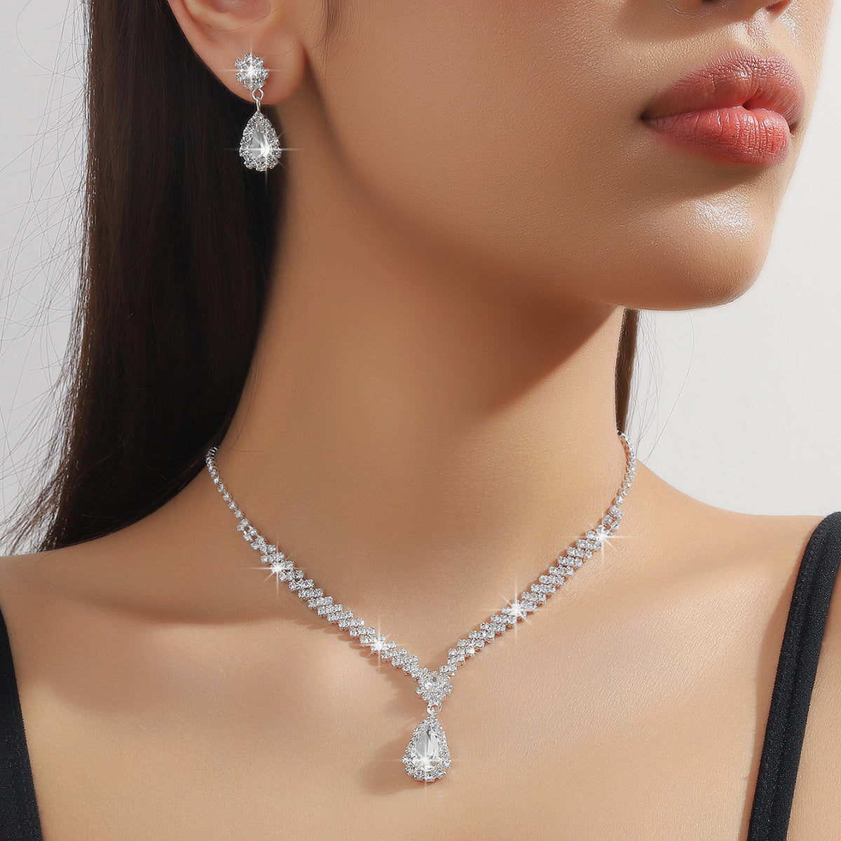 Water Drop Jewelry Set - 35g Rhinestone Necklace and Earrings | SADJÉ