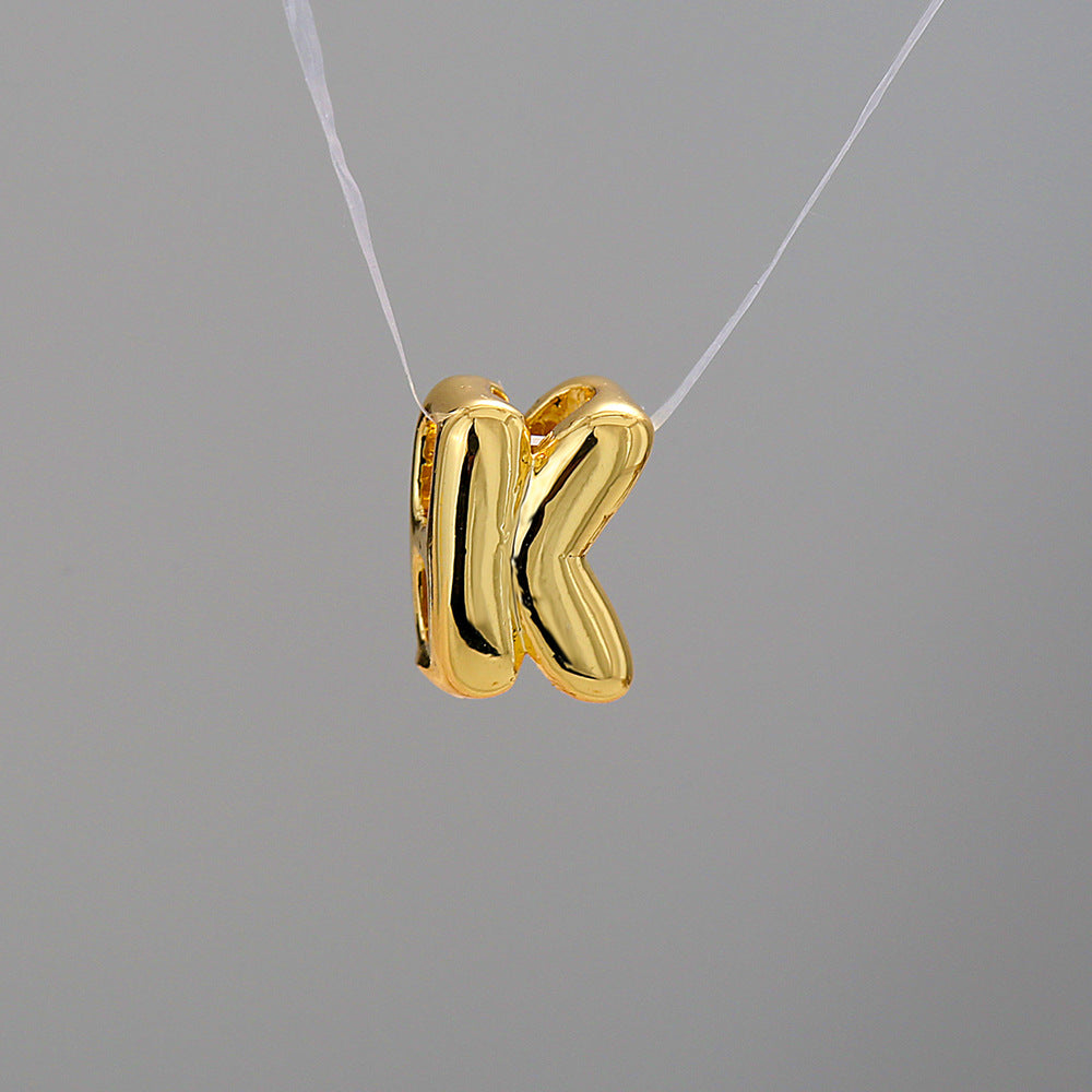 Collar con el alfabeto de acero inoxidable de 8 g: 26 letras personalizables