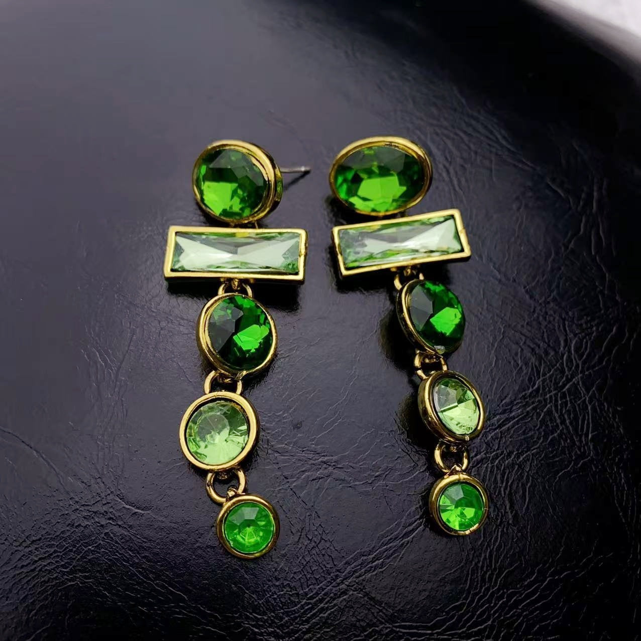 Green Jewelry Set 35g - Pearl Necklace and Earrings